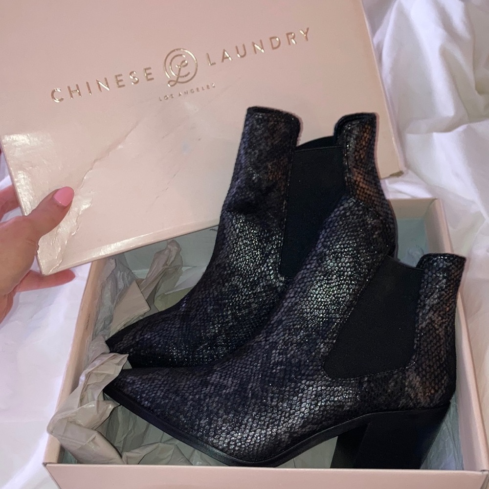 Chinese Laundry Utah snake black bootie size 7.5